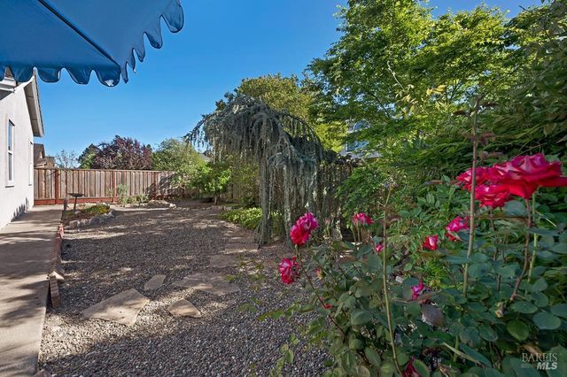 956 Allen St, Petaluma, CA 94954