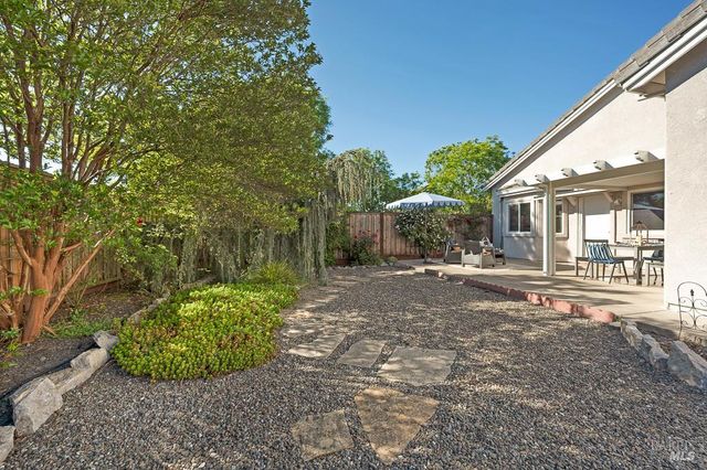 956 Allen St, Petaluma, CA 94954