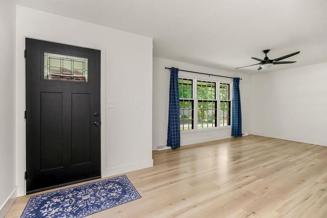 5908 NW Harris Drive, Kansas City, MO 64152