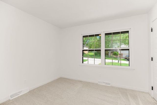 5908 NW Harris Drive, Kansas City, MO 64152