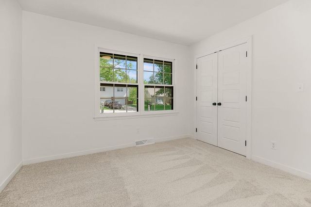 5908 NW Harris Drive, Kansas City, MO 64152