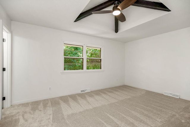 5908 NW Harris Drive, Kansas City, MO 64152