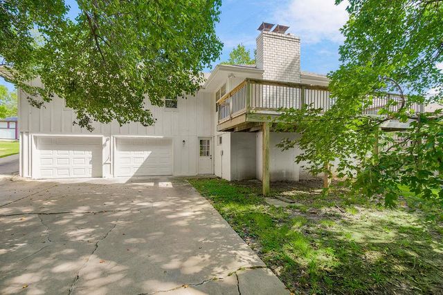 5908 NW Harris Drive, Kansas City, MO 64152