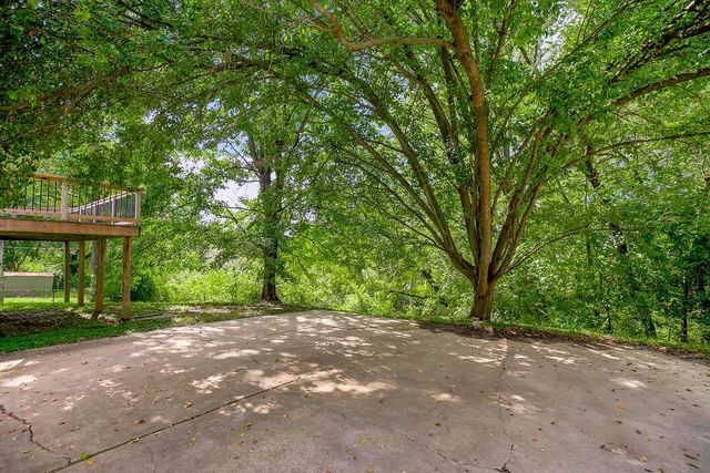 5908 NW Harris Drive, Kansas City, MO 64152