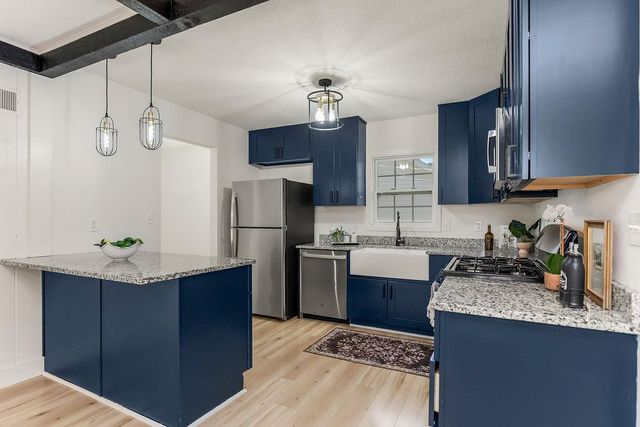 5908 NW Harris Drive, Kansas City, MO 64152