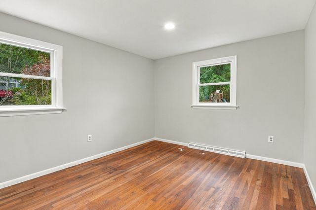 5 White Pine Ln, Kingston, MA 02364