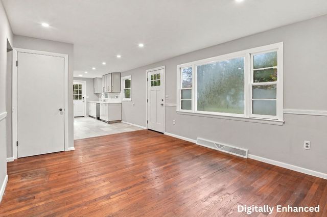 5 White Pine Ln, Kingston, MA 02364