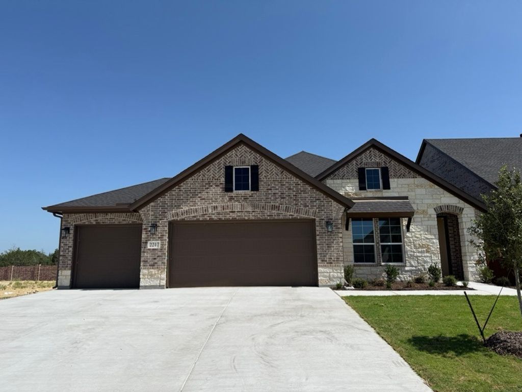 2217 Shamrock Lane, Weatherford, TX 76087
