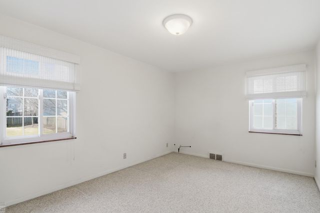 59 Hall Place, Grosse Pointe Farms, MI 48236