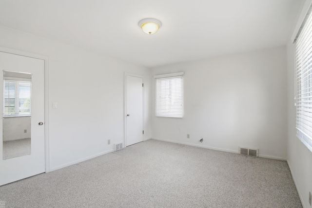 59 Hall Place, Grosse Pointe Farms, MI 48236