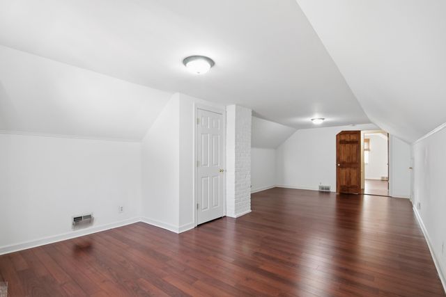 59 Hall Place, Grosse Pointe Farms, MI 48236