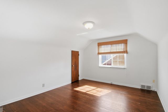 59 Hall Place, Grosse Pointe Farms, MI 48236