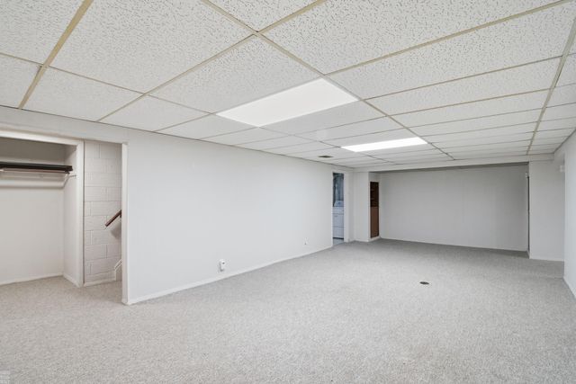 59 Hall Place, Grosse Pointe Farms, MI 48236