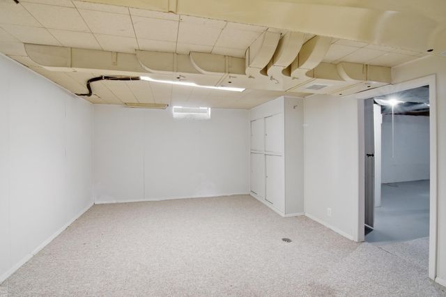 59 Hall Place, Grosse Pointe Farms, MI 48236