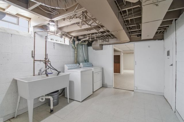 59 Hall Place, Grosse Pointe Farms, MI 48236