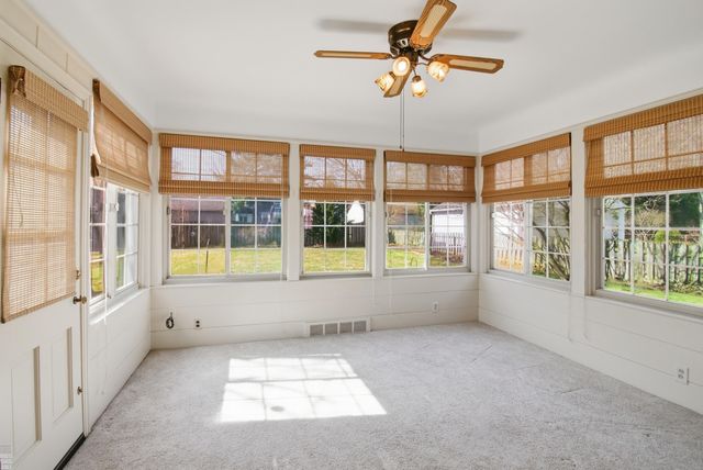 59 Hall Place, Grosse Pointe Farms, MI 48236