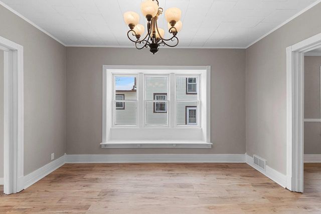 521 S CLAY STREET, Green Bay, WI 54301