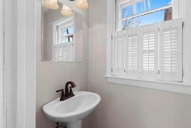 521 S CLAY STREET, Green Bay, WI 54301