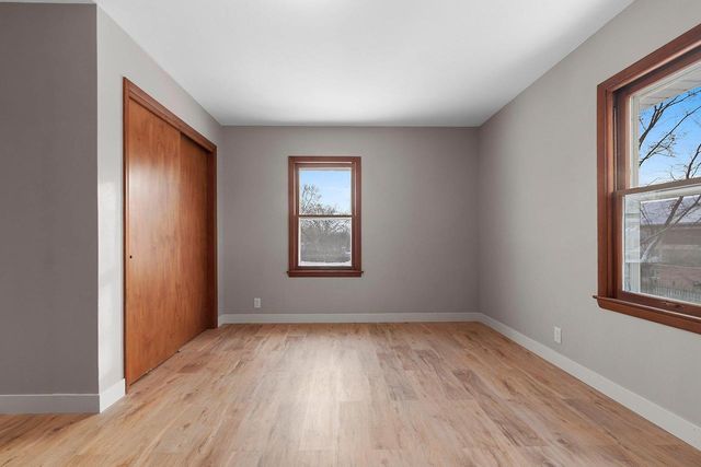 521 S CLAY STREET, Green Bay, WI 54301