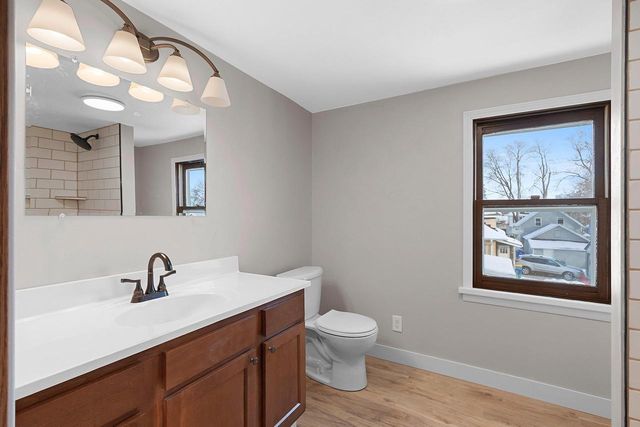 521 S CLAY STREET, Green Bay, WI 54301