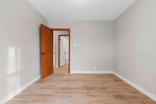 521 S CLAY STREET, Green Bay, WI 54301