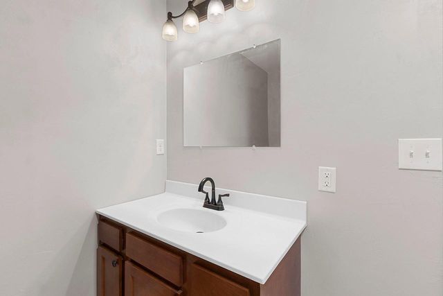 521 S CLAY STREET, Green Bay, WI 54301