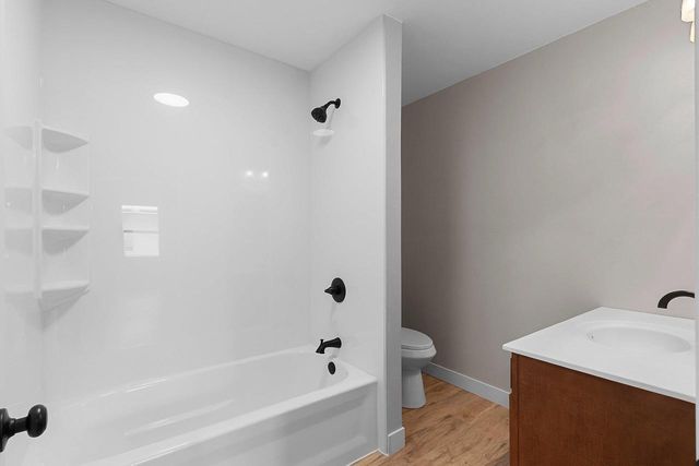 521 S CLAY STREET, Green Bay, WI 54301