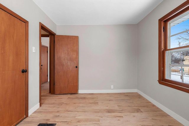 521 S CLAY STREET, Green Bay, WI 54301