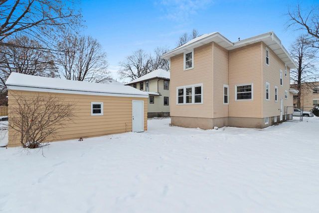 521 S CLAY STREET, Green Bay, WI 54301