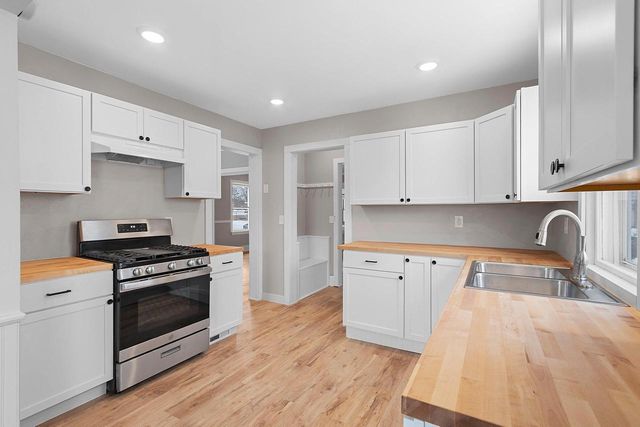 521 S CLAY STREET, Green Bay, WI 54301