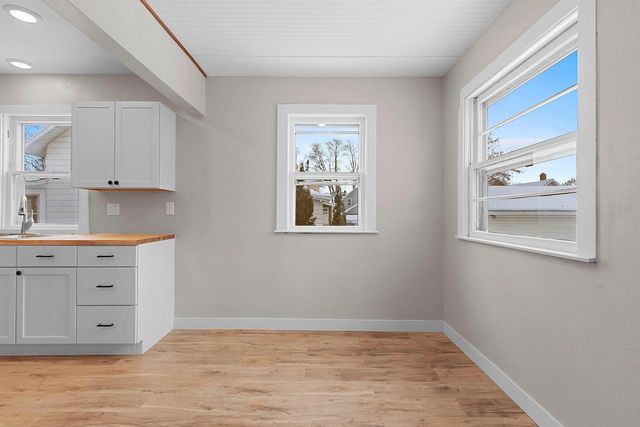 521 S CLAY STREET, Green Bay, WI 54301