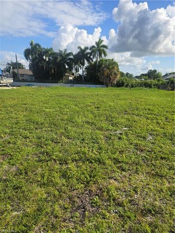 2205 SE 2nd TER, Cape Coral, FL 33990