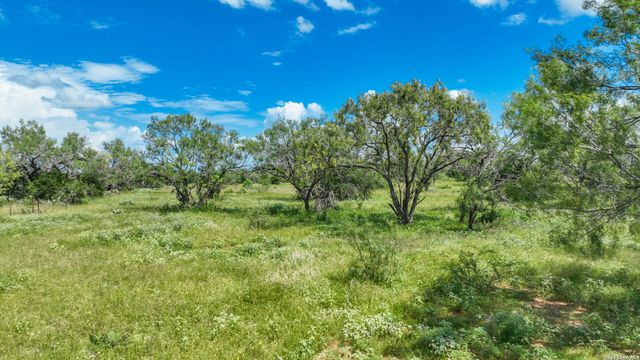 0000 CR 307, Jourdanton, TX 78026