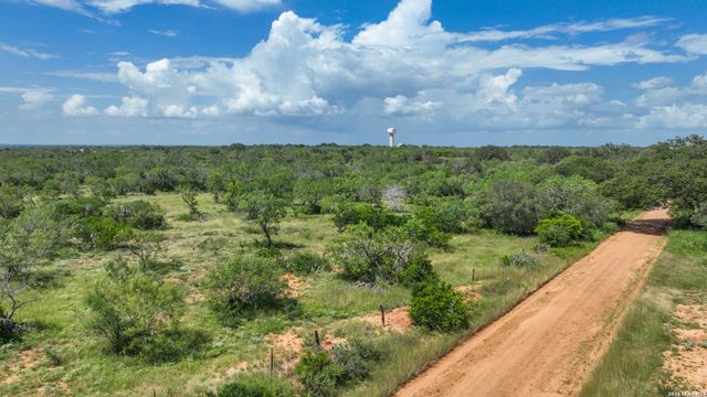 0000 CR 307, Jourdanton, TX 78026