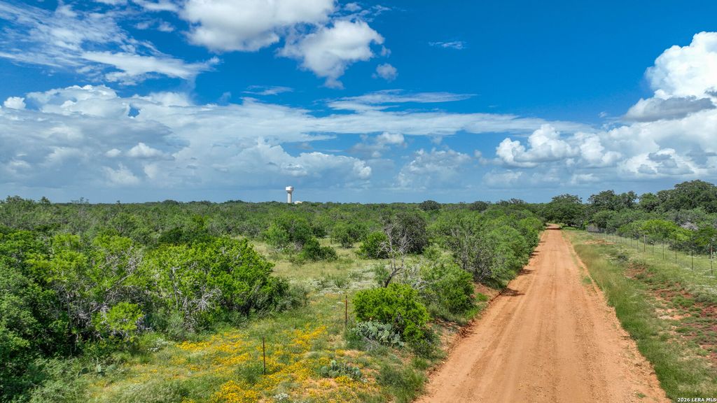 0000 CR 307, Jourdanton, TX 78026