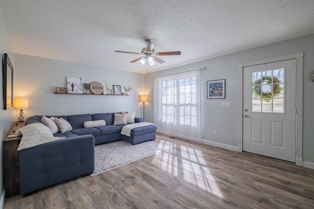 74 Snow Tree Bnd, Manchester, TN 37355