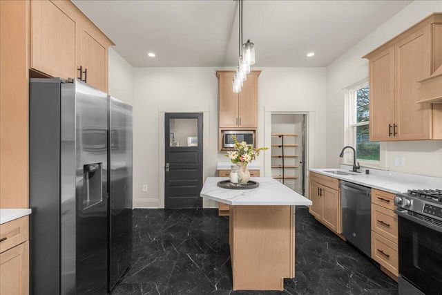 221 W Hickman Street, Winchester, KY 40391