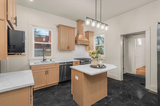 221 W Hickman Street, Winchester, KY 40391