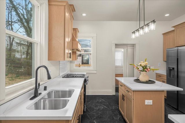 221 W Hickman Street, Winchester, KY 40391