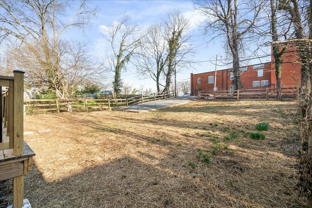 221 W Hickman Street, Winchester, KY 40391