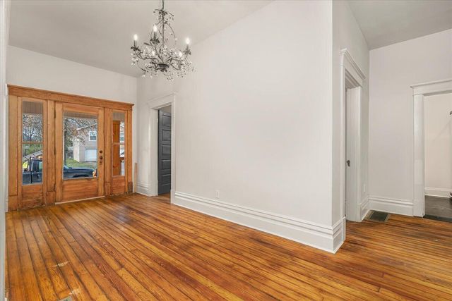 221 W Hickman Street, Winchester, KY 40391