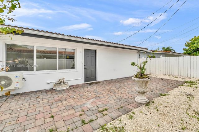1611 NE 50th Ct 4, Fort Lauderdale, FL 33334