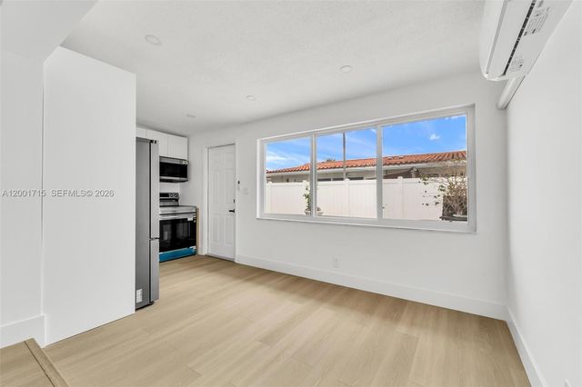 1611 NE 50th Ct 4, Fort Lauderdale, FL 33334
