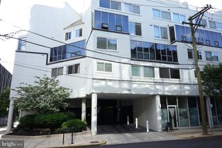 2301 Cherry St Apt 3A, Philadelphia, PA 19103