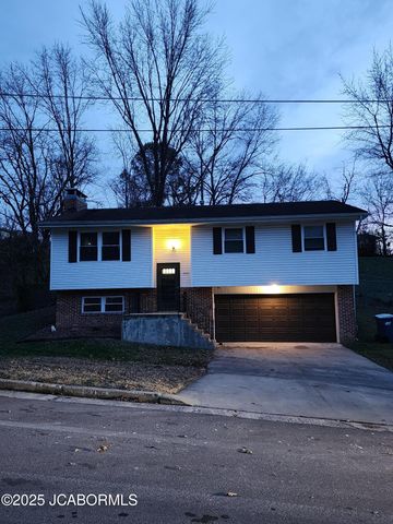 2321 STARLING DRIVE, Jefferson City, MO 65109