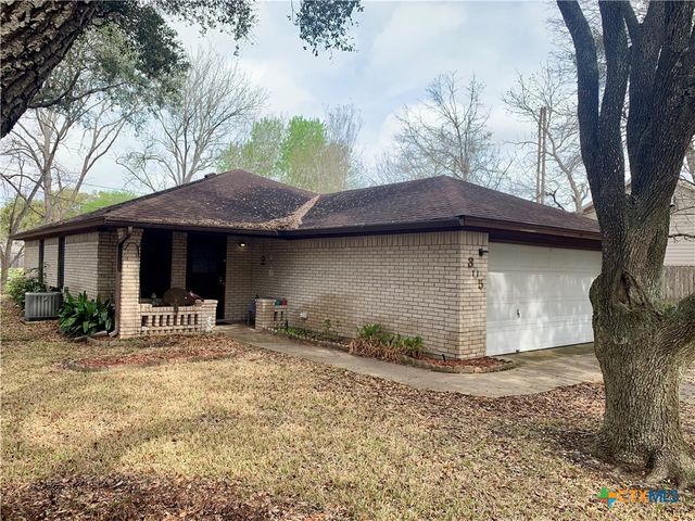 305 Glenmore Street, Victoria, TX 77904