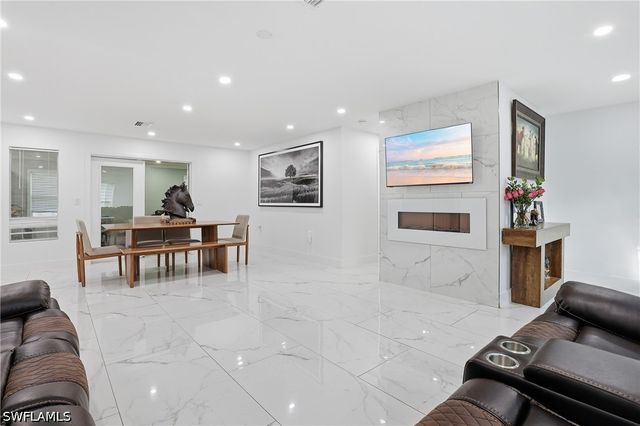 6005 Star Grass LN, Naples, FL 34116