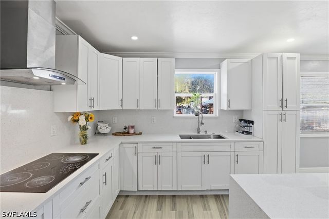 6005 Star Grass LN, Naples, FL 34116