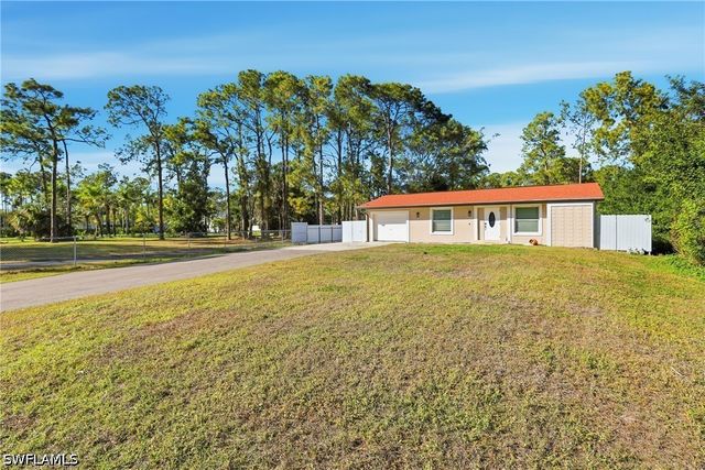 6005 Star Grass LN, Naples, FL 34116