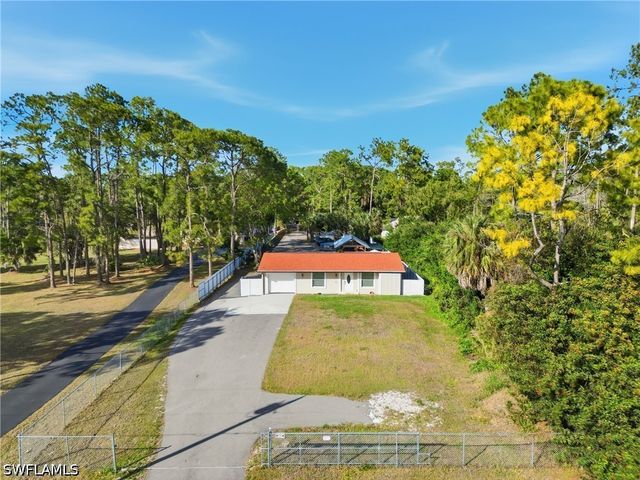 6005 Star Grass LN, Naples, FL 34116